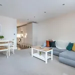 Modern Flat With Balcony Next To Station By Cto Serviced Accommodation